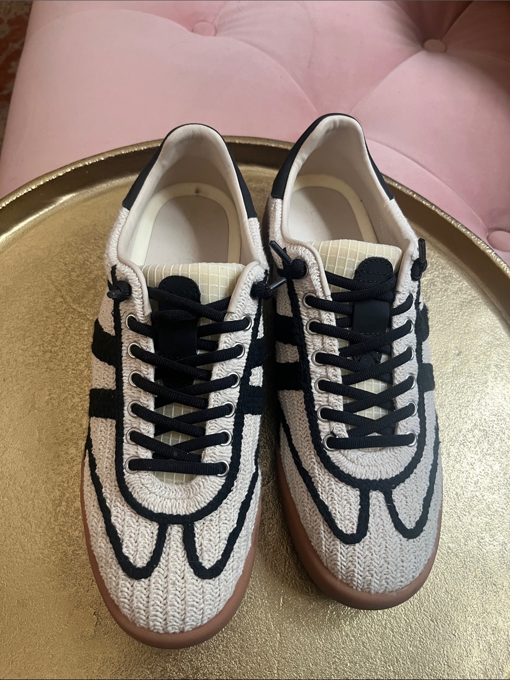 Steve Madden SZ 10 Cream Black Knit Sneakers